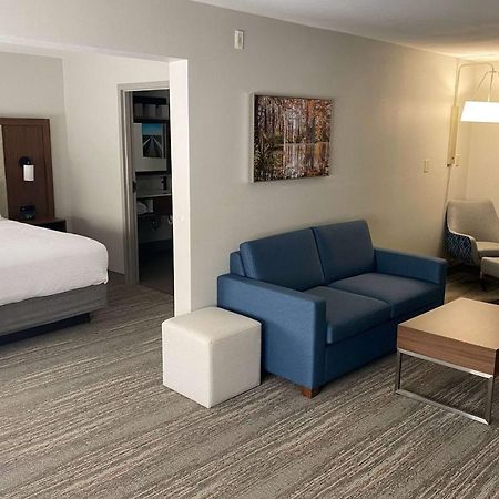 Hotel Wingate By Wyndham Lafayette Airport Exterior foto