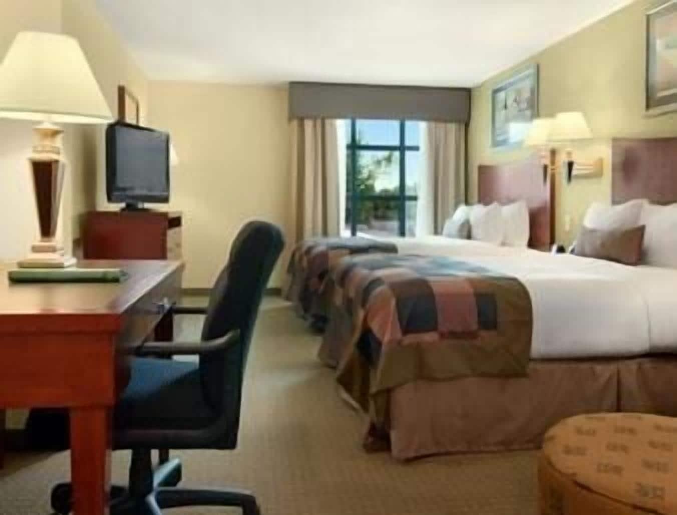 Hotel Wingate By Wyndham Lafayette Airport Exterior foto
