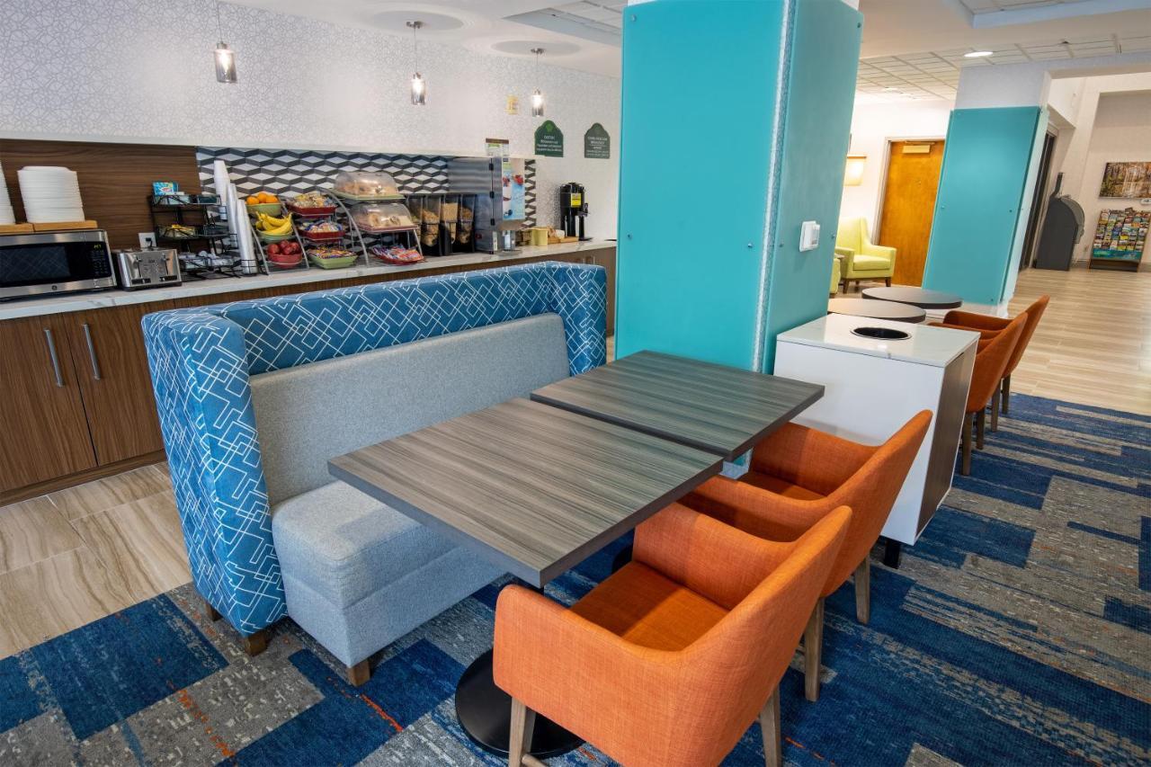 Hotel Wingate By Wyndham Lafayette Airport Exterior foto